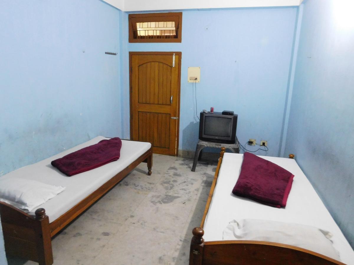 Dispur Lodge Guwahati Esterno foto