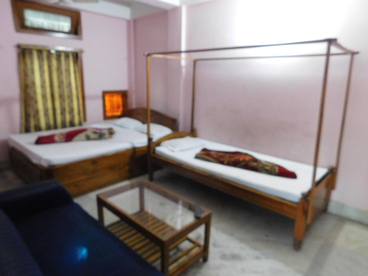 Dispur Lodge Guwahati Esterno foto