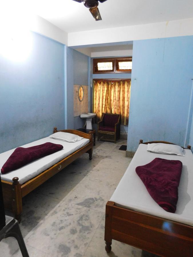 Dispur Lodge Guwahati Esterno foto