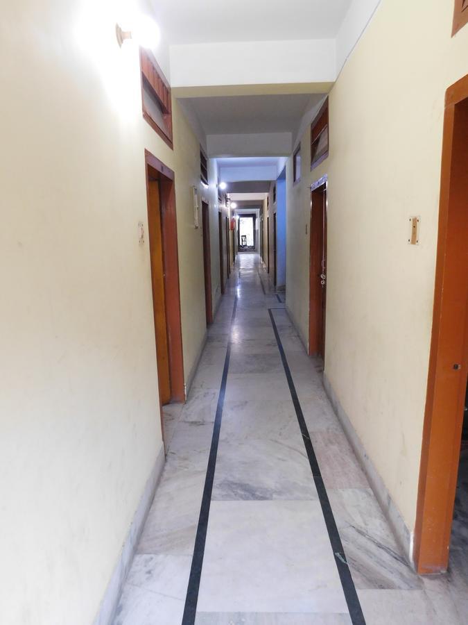 Dispur Lodge Guwahati Esterno foto