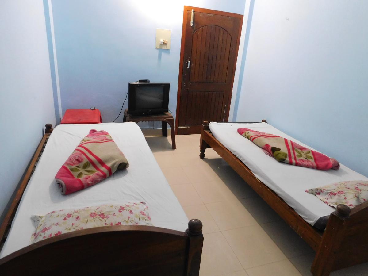 Dispur Lodge Guwahati Esterno foto