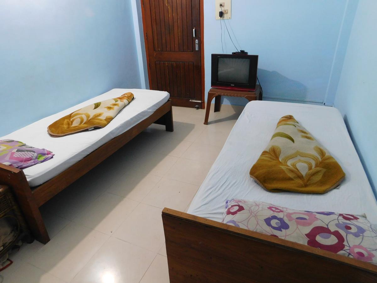 Dispur Lodge Guwahati Esterno foto
