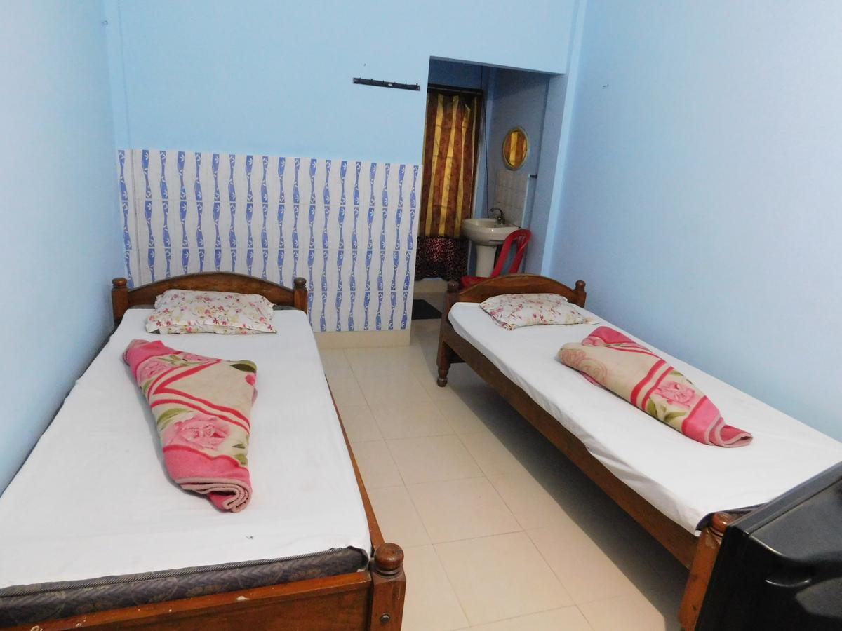 Dispur Lodge Guwahati Esterno foto