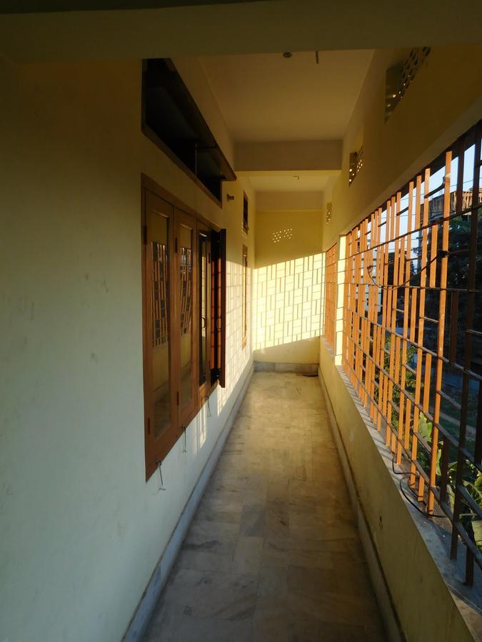 Dispur Lodge Guwahati Esterno foto
