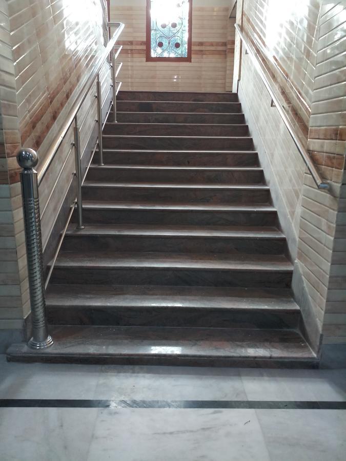 Dispur Lodge Guwahati Esterno foto