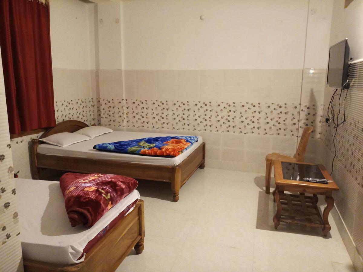 Dispur Lodge Guwahati Esterno foto