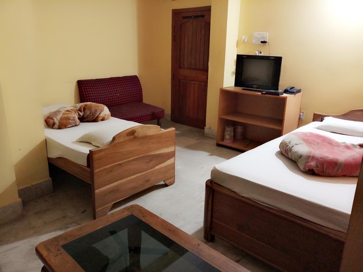 Dispur Lodge Guwahati Esterno foto
