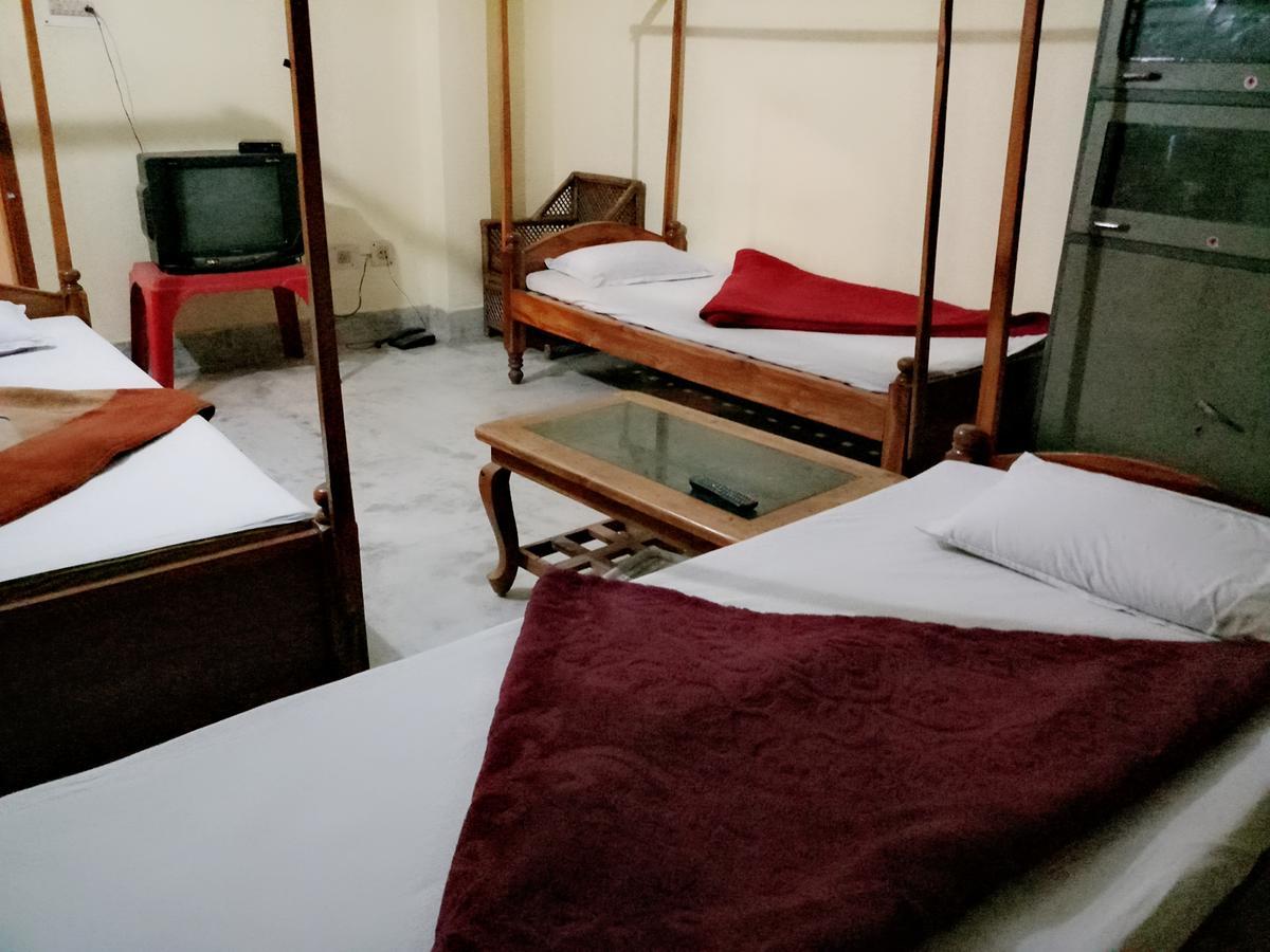 Dispur Lodge Guwahati Esterno foto