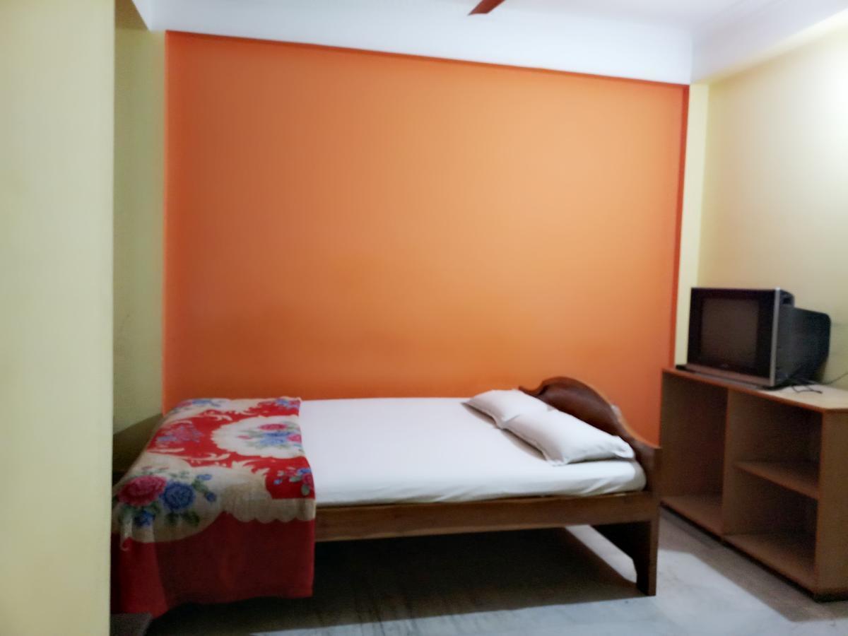 Dispur Lodge Guwahati Esterno foto