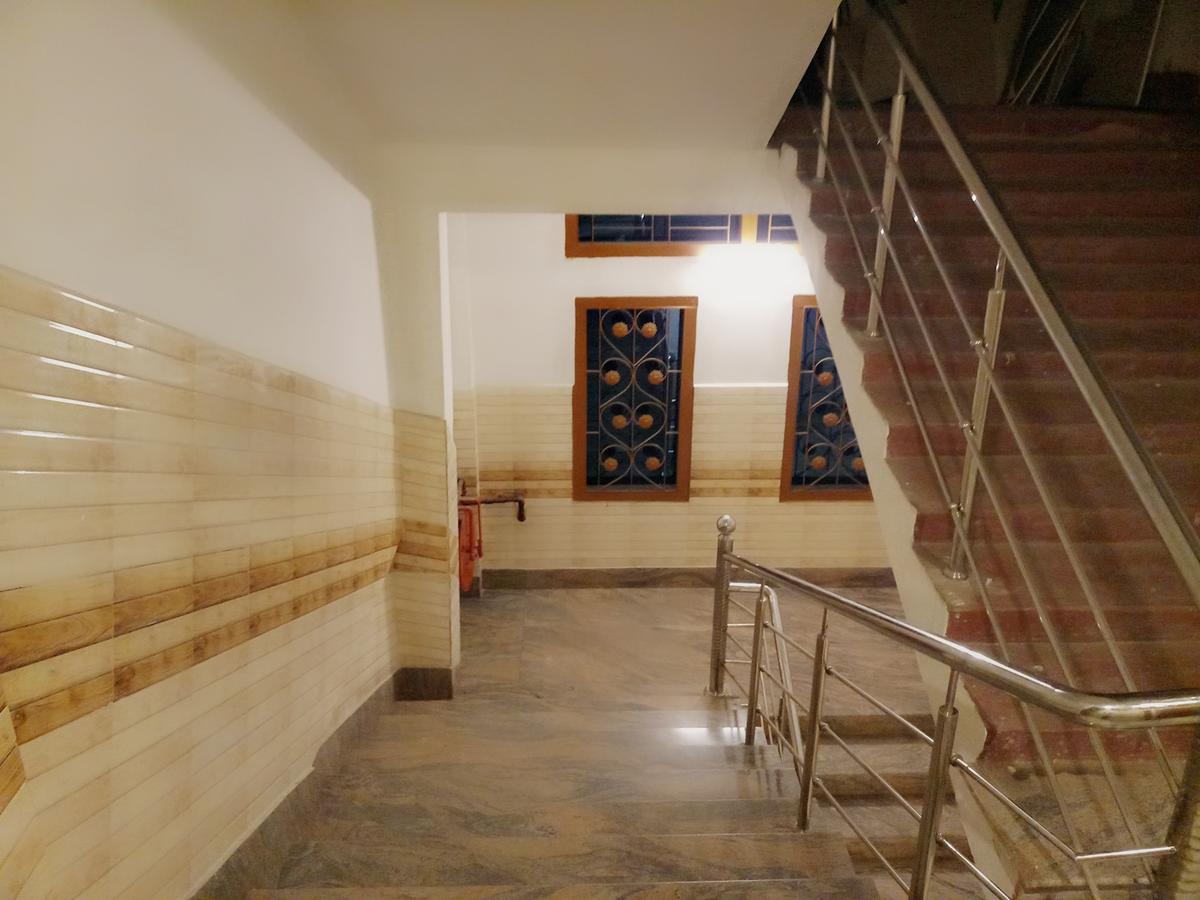 Dispur Lodge Guwahati Esterno foto