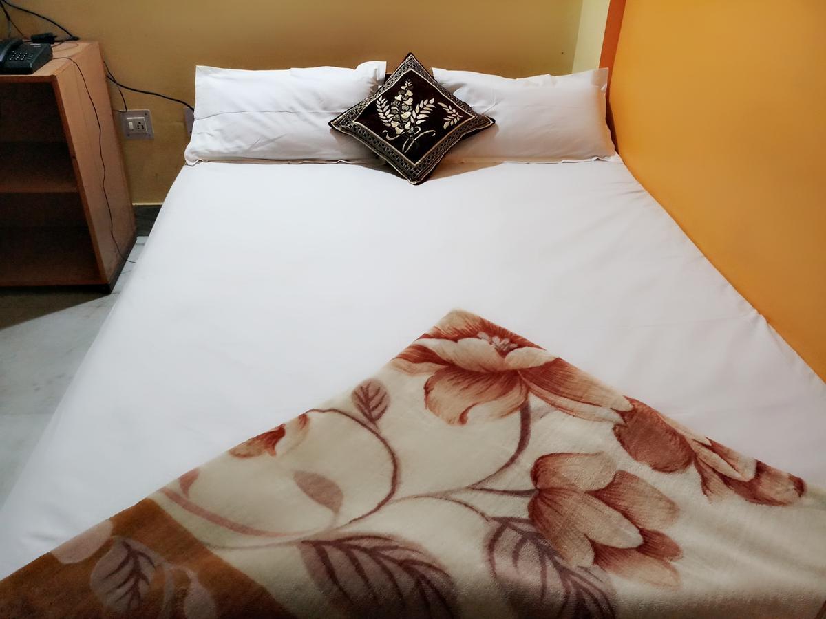 Dispur Lodge Guwahati Esterno foto