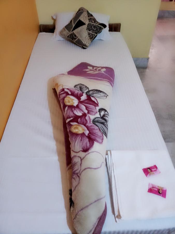 Dispur Lodge Guwahati Esterno foto