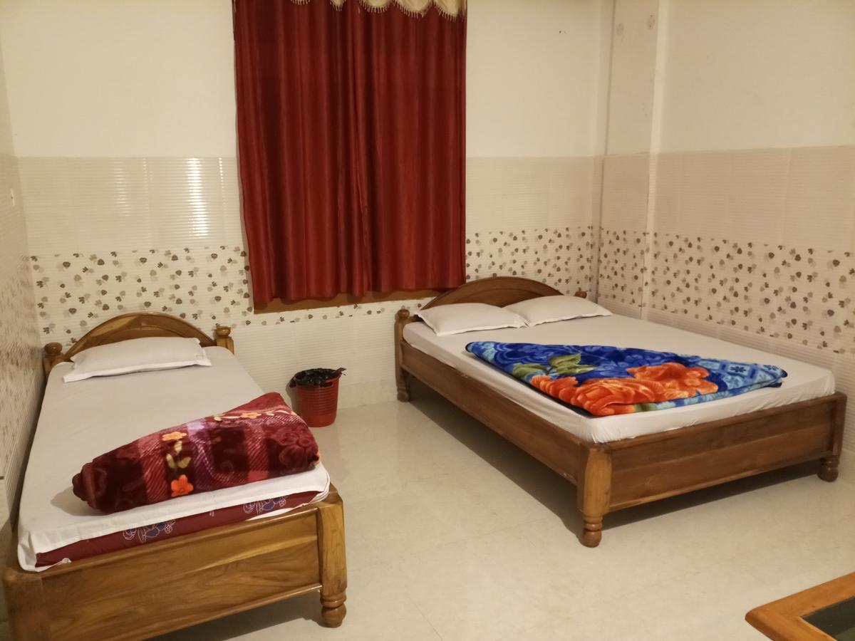 Dispur Lodge Guwahati Esterno foto