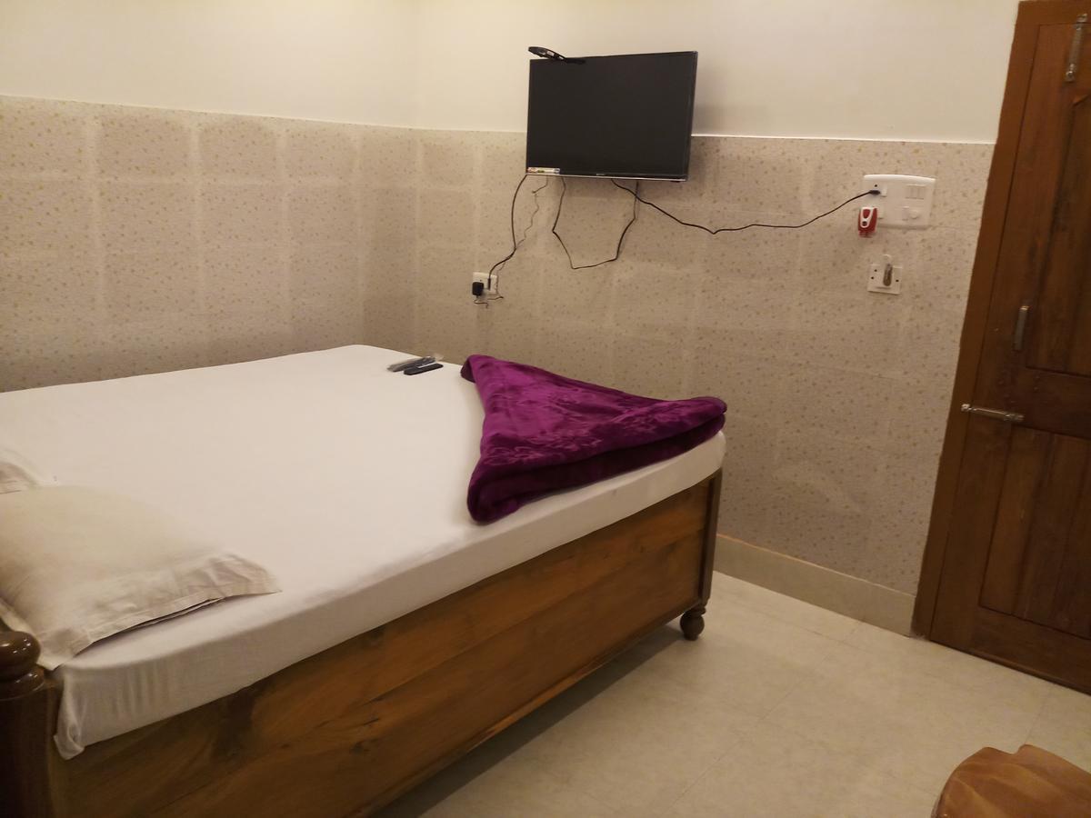 Dispur Lodge Guwahati Esterno foto